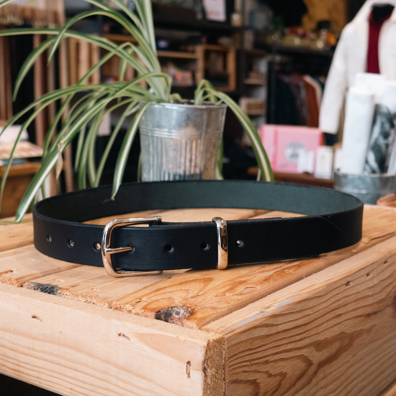 1 1/4" Camp Belt in Black with Nickel Plate Hardware.